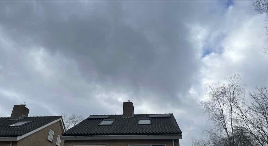 Donkere wolken boven Nederland
